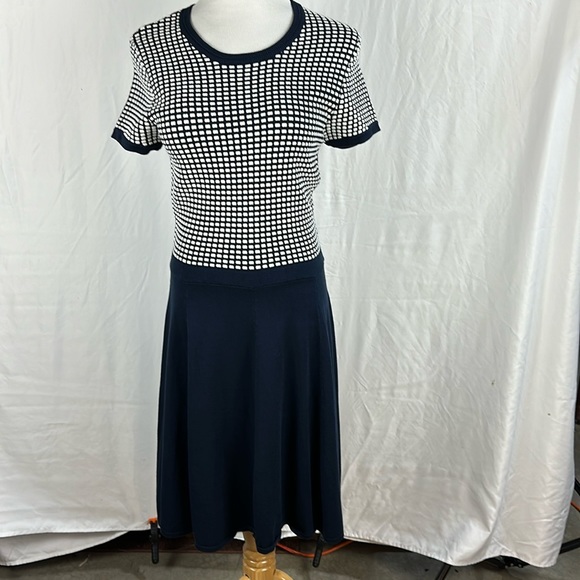 Shoshanna Dresses & Skirts - NWT Shoshanna Short Sleeved Sweater Dress